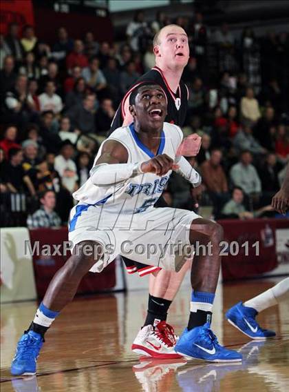 Thumbnail 3 in Burlingame vs. Sacred Heart Cathedral (CIF CCS D3 Final) photogallery.