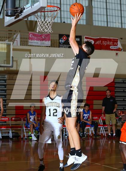 Thumbnail 1 in San fernando Valley East vs West (AllStar Game) photogallery.