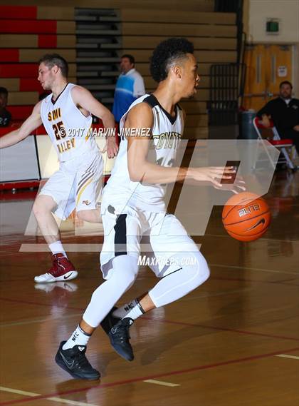 Thumbnail 3 in San fernando Valley East vs West (AllStar Game) photogallery.