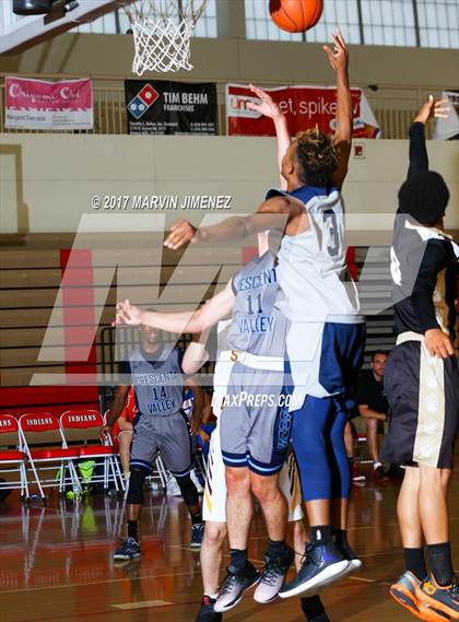 Thumbnail 1 in San fernando Valley East vs West (AllStar Game) photogallery.