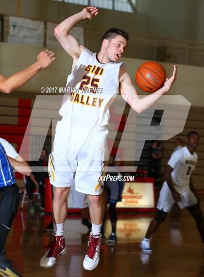 Thumbnail 2 in San fernando Valley East vs West (AllStar Game) photogallery.