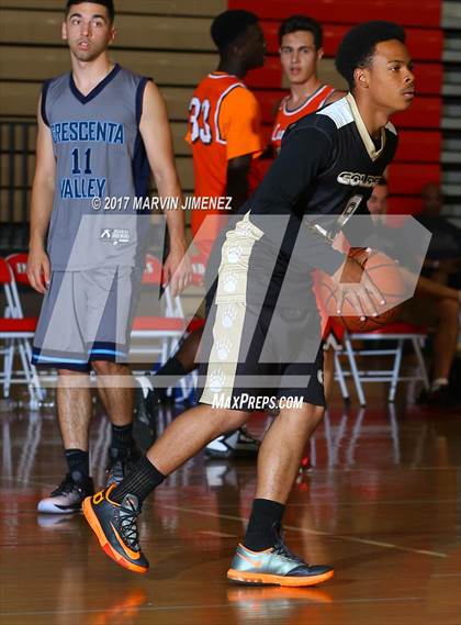 Thumbnail 2 in San fernando Valley East vs West (AllStar Game) photogallery.