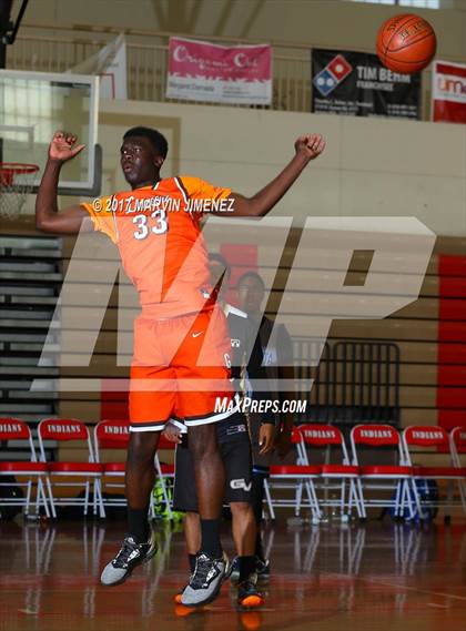 Thumbnail 1 in San fernando Valley East vs West (AllStar Game) photogallery.