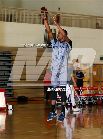 Thumbnail 3 in San fernando Valley East vs West (AllStar Game) photogallery.