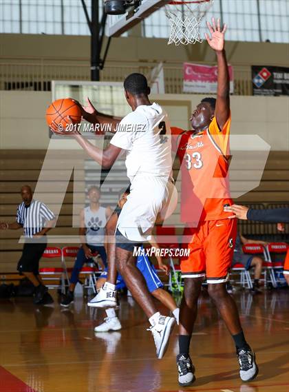Thumbnail 2 in San fernando Valley East vs West (AllStar Game) photogallery.