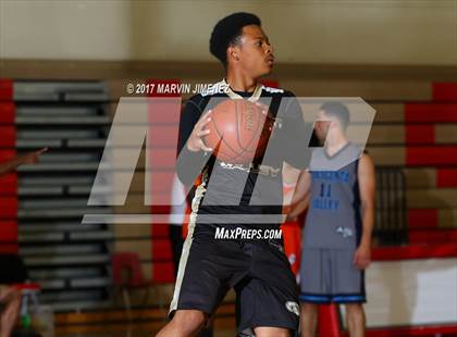 Thumbnail 2 in San fernando Valley East vs West (AllStar Game) photogallery.