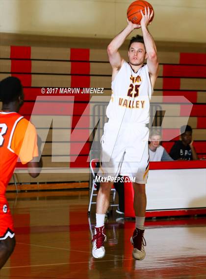Thumbnail 2 in San fernando Valley East vs West (AllStar Game) photogallery.