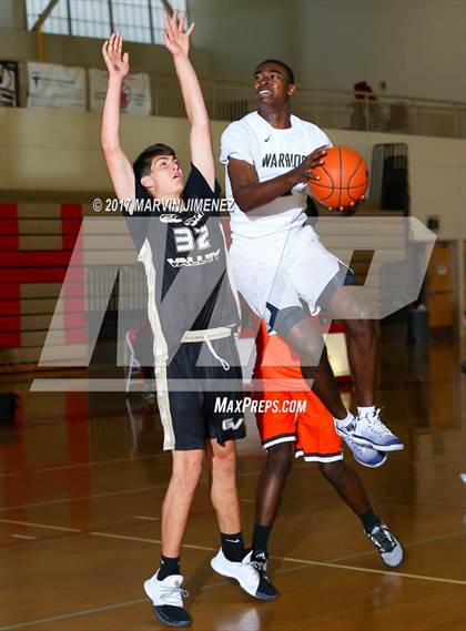 Thumbnail 3 in San fernando Valley East vs West (AllStar Game) photogallery.