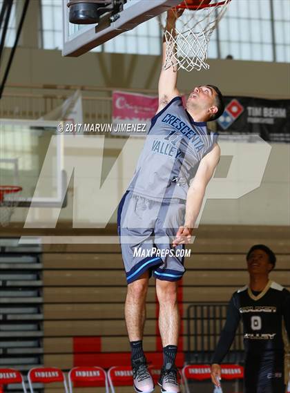 Thumbnail 3 in San fernando Valley East vs West (AllStar Game) photogallery.