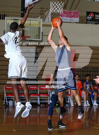 Thumbnail 1 in San fernando Valley East vs West (AllStar Game) photogallery.