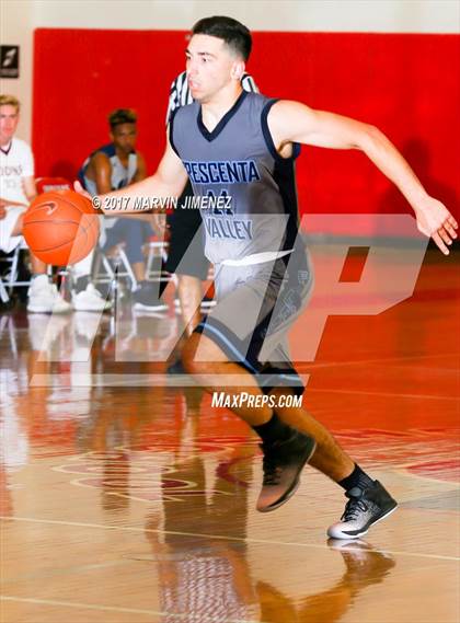 Thumbnail 1 in San fernando Valley East vs West (AllStar Game) photogallery.