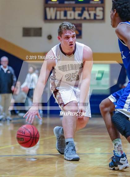 Thumbnail 3 in Dixon vs. Heide Trask photogallery.