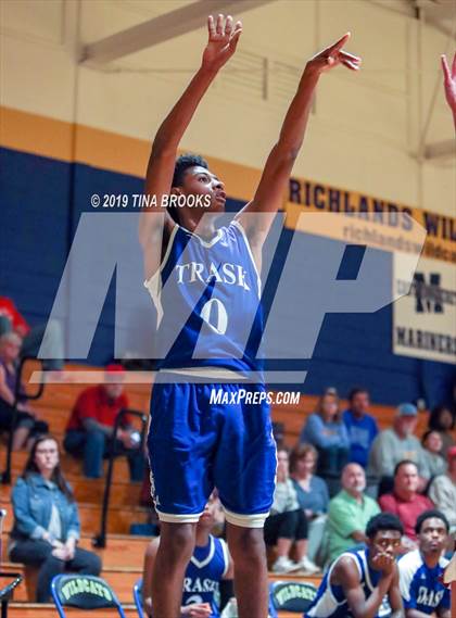 Thumbnail 1 in Dixon vs. Heide Trask photogallery.