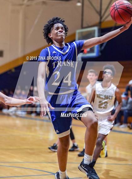 Thumbnail 1 in Dixon vs. Heide Trask photogallery.