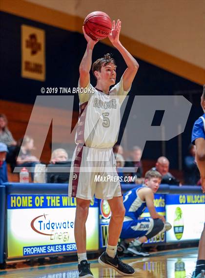 Thumbnail 2 in Dixon vs. Heide Trask photogallery.
