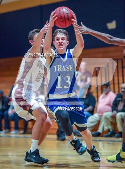 Thumbnail 2 in Dixon vs. Heide Trask photogallery.