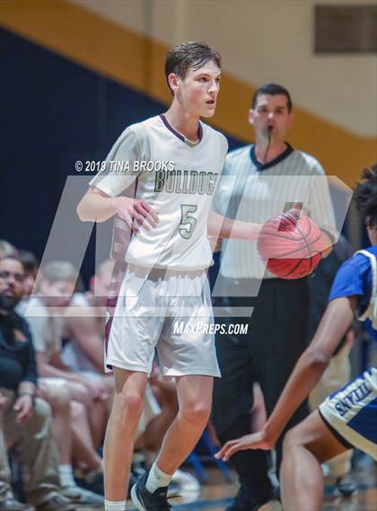 Thumbnail 1 in Dixon vs. Heide Trask photogallery.