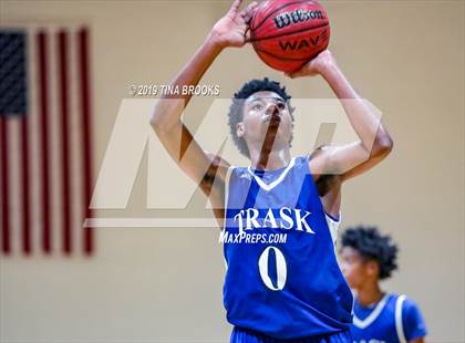 Thumbnail 1 in Dixon vs. Heide Trask photogallery.