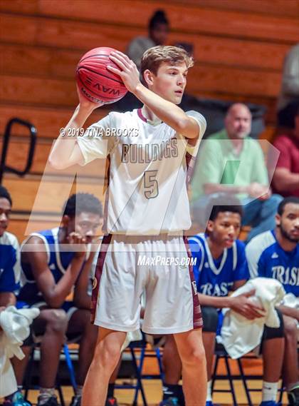 Thumbnail 3 in Dixon vs. Heide Trask photogallery.