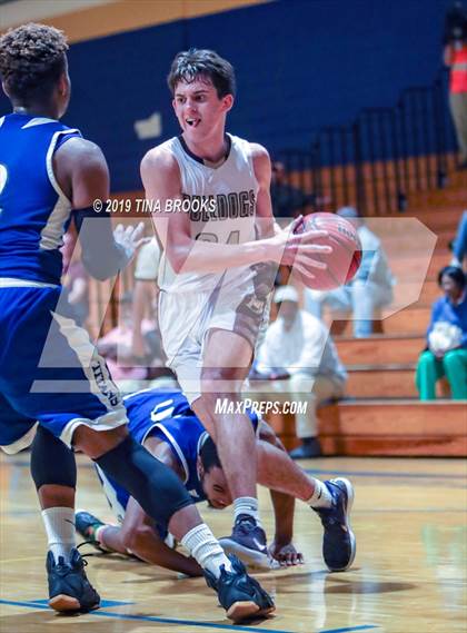 Thumbnail 2 in Dixon vs. Heide Trask photogallery.