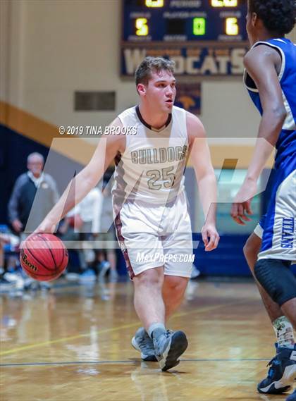 Thumbnail 1 in Dixon vs. Heide Trask photogallery.