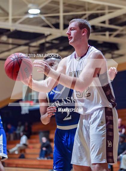 Thumbnail 1 in Dixon vs. Heide Trask photogallery.