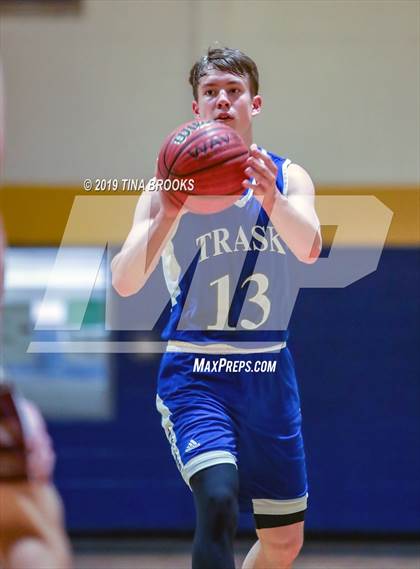 Thumbnail 2 in Dixon vs. Heide Trask photogallery.
