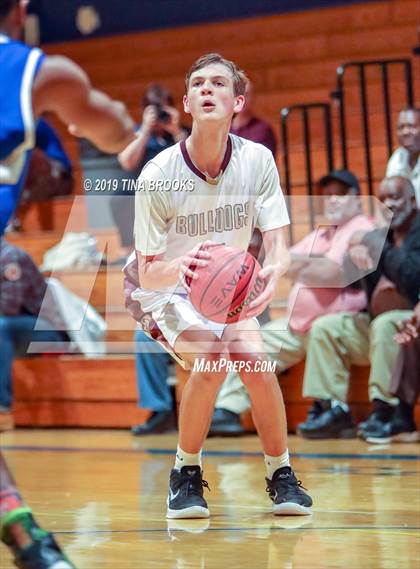 Thumbnail 1 in Dixon vs. Heide Trask photogallery.