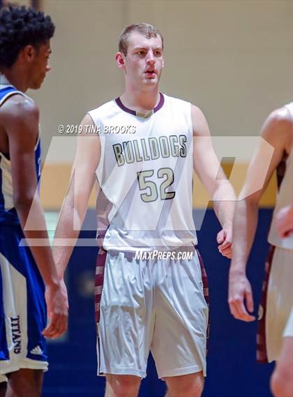 Thumbnail 1 in Dixon vs. Heide Trask photogallery.