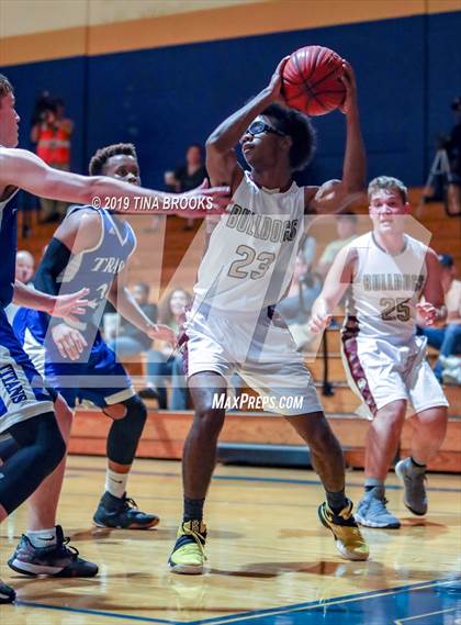 Thumbnail 1 in Dixon vs. Heide Trask photogallery.