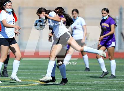 Thumbnail 1 in Paramount vs. Lynwood photogallery.