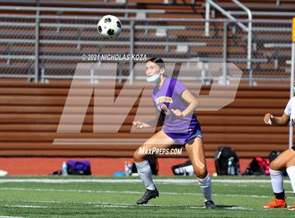 Thumbnail 3 in Paramount vs. Lynwood photogallery.