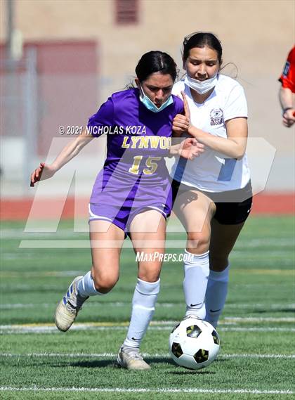 Thumbnail 2 in Paramount vs. Lynwood photogallery.