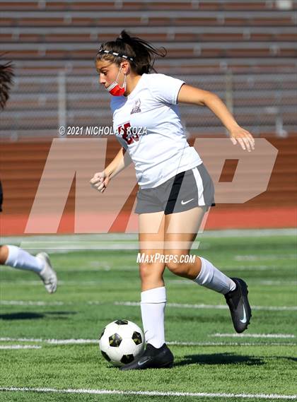 Thumbnail 2 in Paramount vs. Lynwood photogallery.