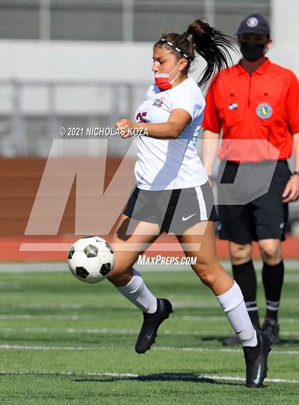 Thumbnail 3 in Paramount vs. Lynwood photogallery.