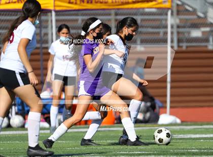 Thumbnail 3 in Paramount vs. Lynwood photogallery.
