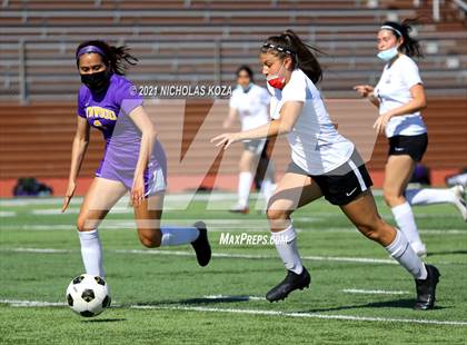 Thumbnail 3 in Paramount vs. Lynwood photogallery.