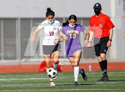 Thumbnail 3 in Paramount vs. Lynwood photogallery.