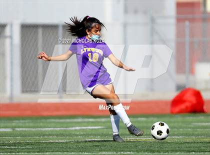 Thumbnail 3 in Paramount vs. Lynwood photogallery.