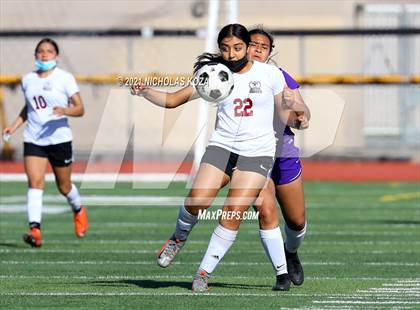 Thumbnail 3 in Paramount vs. Lynwood photogallery.