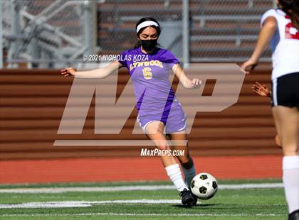 Thumbnail 3 in Paramount vs. Lynwood photogallery.