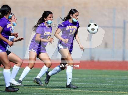 Thumbnail 3 in Paramount vs. Lynwood photogallery.