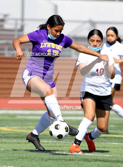 Thumbnail 1 in Paramount vs. Lynwood photogallery.