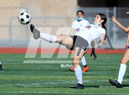 Thumbnail 2 in Paramount vs. Lynwood photogallery.