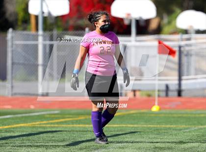 Thumbnail 1 in Paramount vs. Lynwood photogallery.