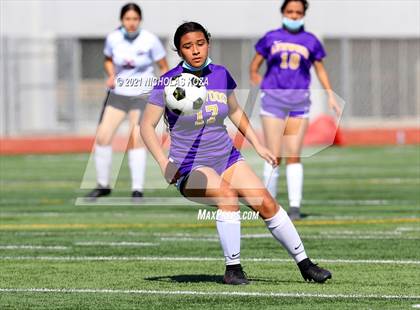 Thumbnail 1 in Paramount vs. Lynwood photogallery.