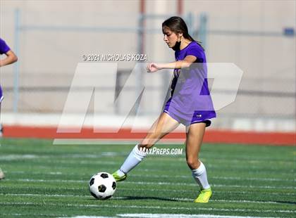 Thumbnail 3 in Paramount vs. Lynwood photogallery.