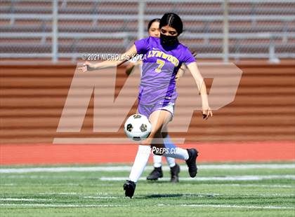 Thumbnail 1 in Paramount vs. Lynwood photogallery.
