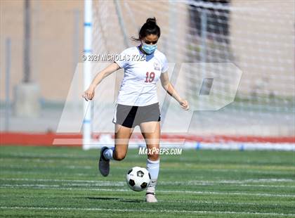 Thumbnail 2 in Paramount vs. Lynwood photogallery.
