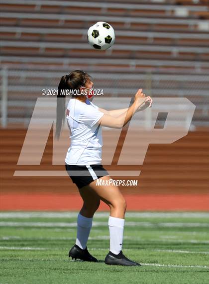 Thumbnail 3 in Paramount vs. Lynwood photogallery.
